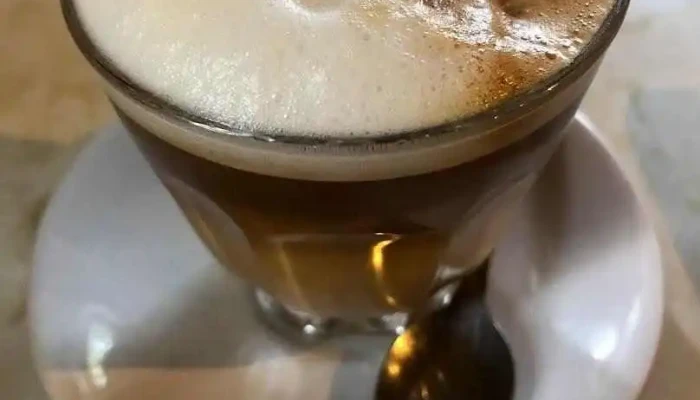 Su Bar:  Cortado - Restaurante