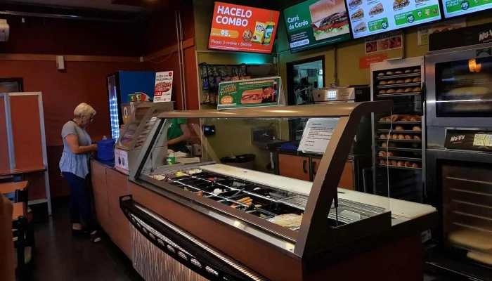 Subway:  Ambiente - Restaurante de comida rápida