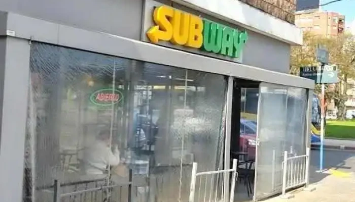 Subway:  Ch - Restaurante de comida rápida