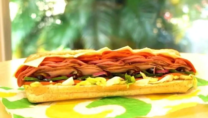 Subway:  Comida Y Bebida - Restaurante de comida rápida