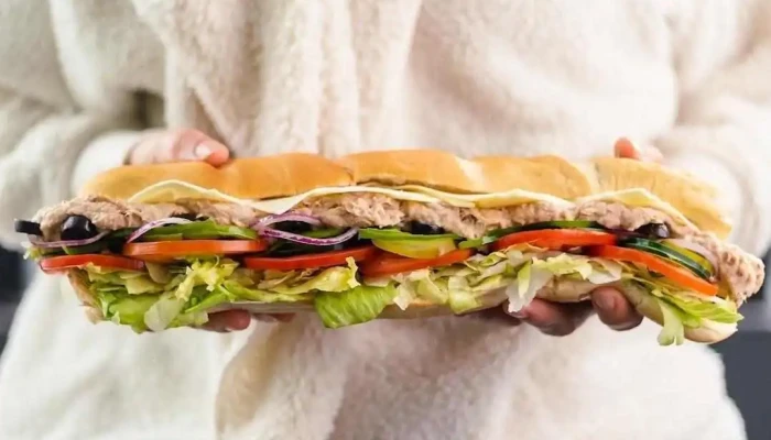 Subway:  Comida Y Bebida - Restaurante de comida rápida