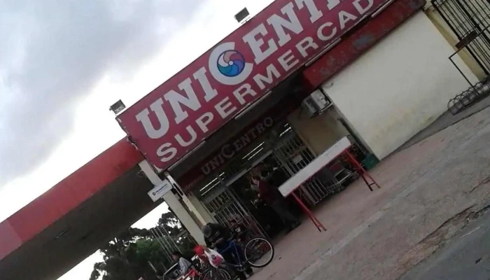 Supermercado Unicentro -  Estacionamiento - Montevideo