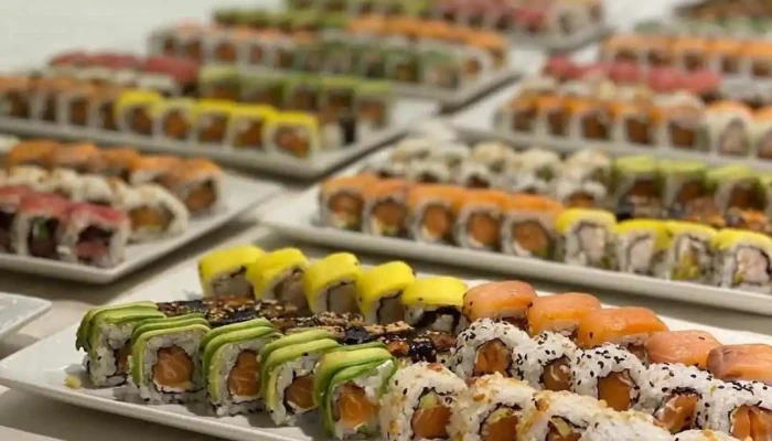 Sushi Company:  Comida Y Bebida