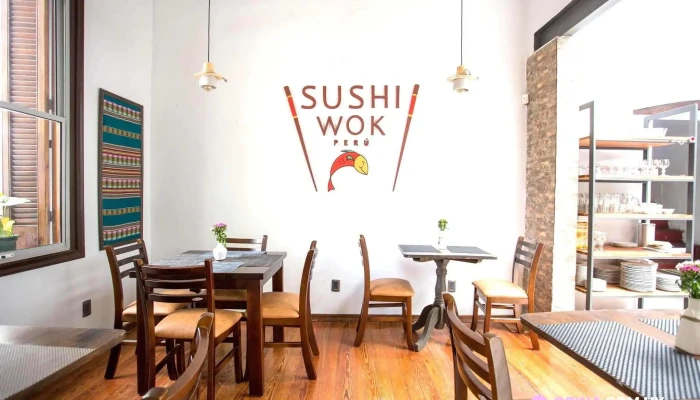 Sushi Wok Peru Pocitos Ambiente - Restaurante peruano