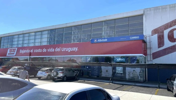 Ta-Ta Artigas - Dr. Luis Alberto De Herrera 539