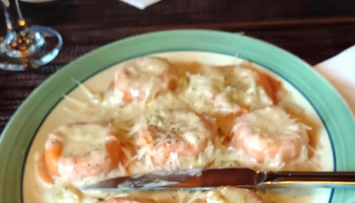 Tenedor y pincel - Aguas Corrientes