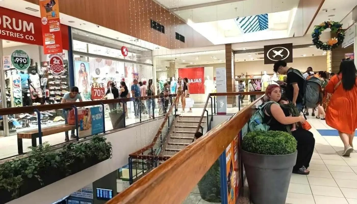 Terminal Tres Cruces:  Interior