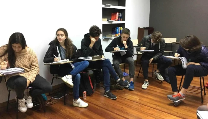 The English Institute -  Estudiante - Montevideo