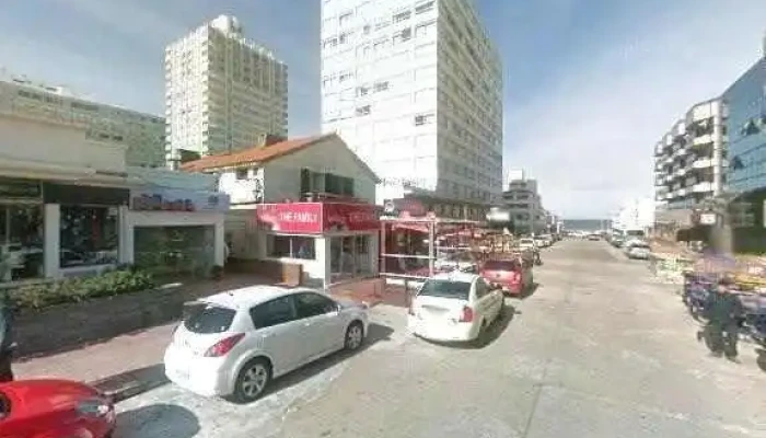 The Family:  Street View Y 360 - Restaurante