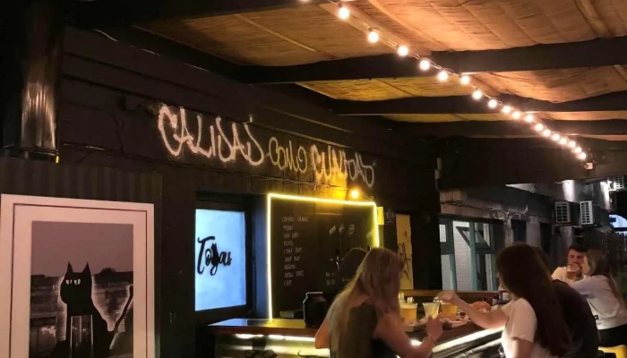 Togas Burger Punta Del Este:  Todo - Restaurante