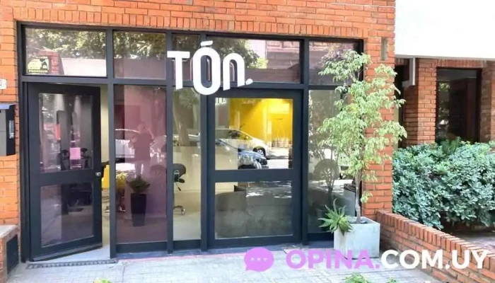Tón Peluquero - 11200 Montevideo