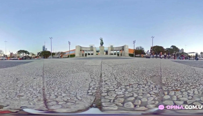 Tres Cruces Shopping:  Street View Y 360