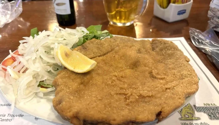 Trouville Salto Centro:  Milanesa - Pizzería