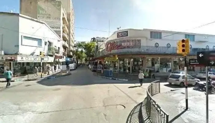 Trouville Salto Centro:  Street View Y 360 - Pizzería