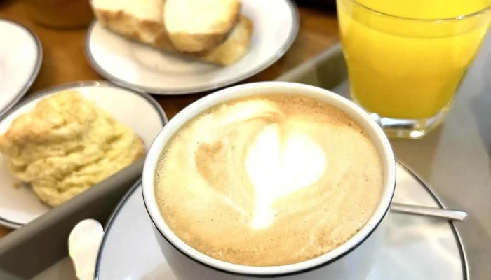 Tueste Cafe Y Amigs Todo - Cafetería