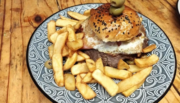 Un Lugar Al Sur:  Comidas Y Bebidas - Restaurante