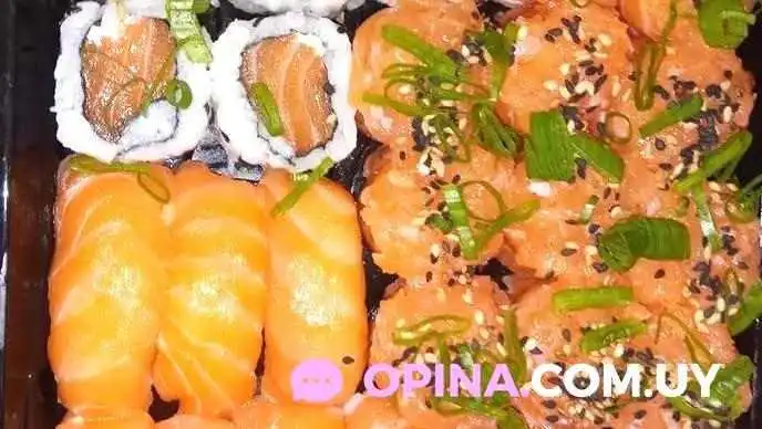 Urumaki Sushi Y Cocina:  Delivery O Takeaway Col Del Sacramento