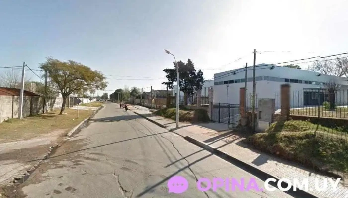 Utu "La Casona" Nuevo Paris - Montevideo