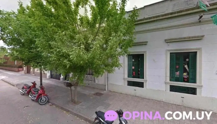 Veterinaria Barrenchea - 75100 Dolores