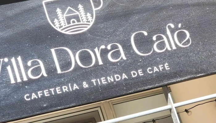 Villa Dora Cafe Comentario 1 - Cafetería