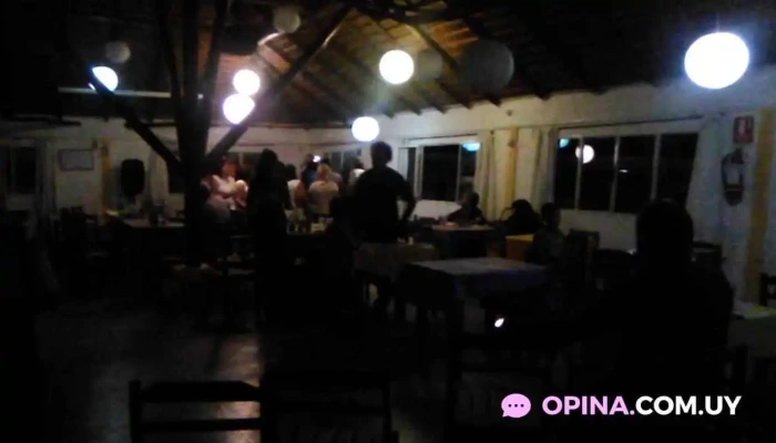 Yacht Club Jaureguiberry:  Videos - Bar restaurante