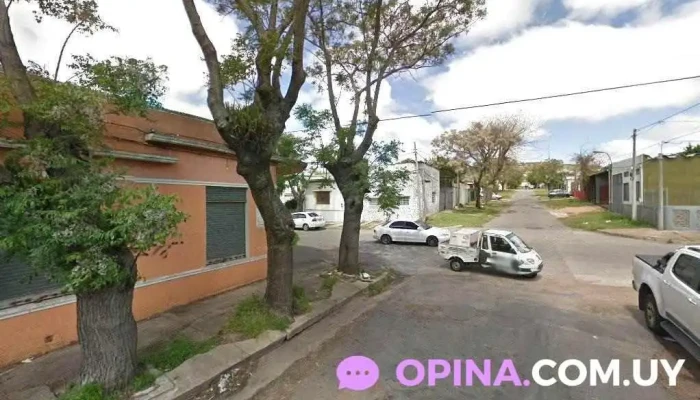 Zeki Studio - 12800 Montevideo