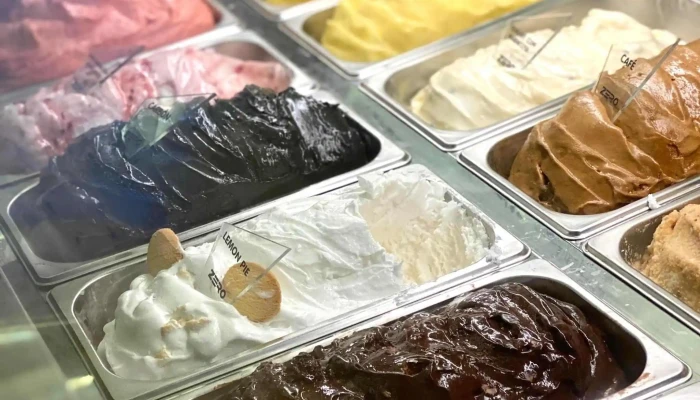 Zero Helados Pocitos:  Comidas Y Bebidas - Heladería