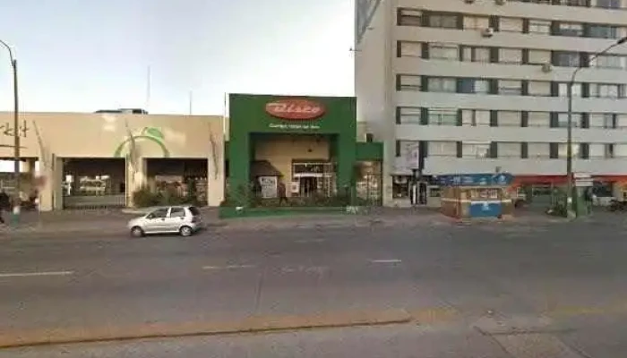 Zoubar:  Street View Y 360 - Restaurante